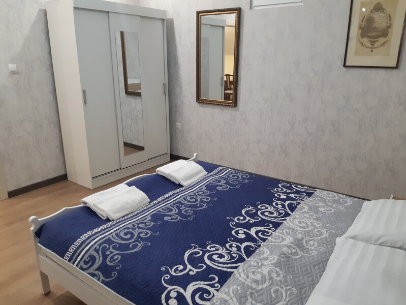 Отель друзей