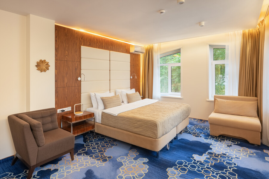 V Hotel&Rooftop lounge - photo 5