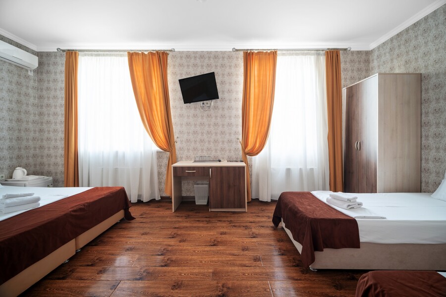 Hotel Mari Inn Cafe - photo 3